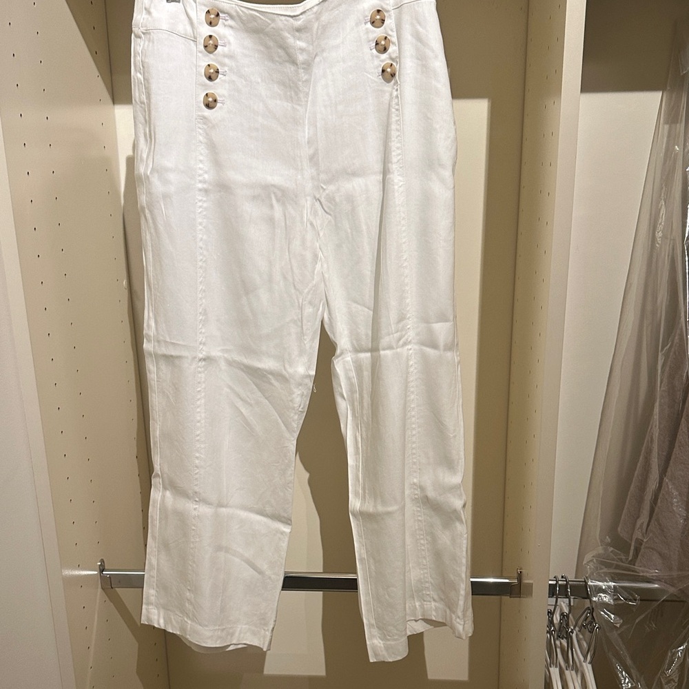 J. Jill White Capris with Button Detail